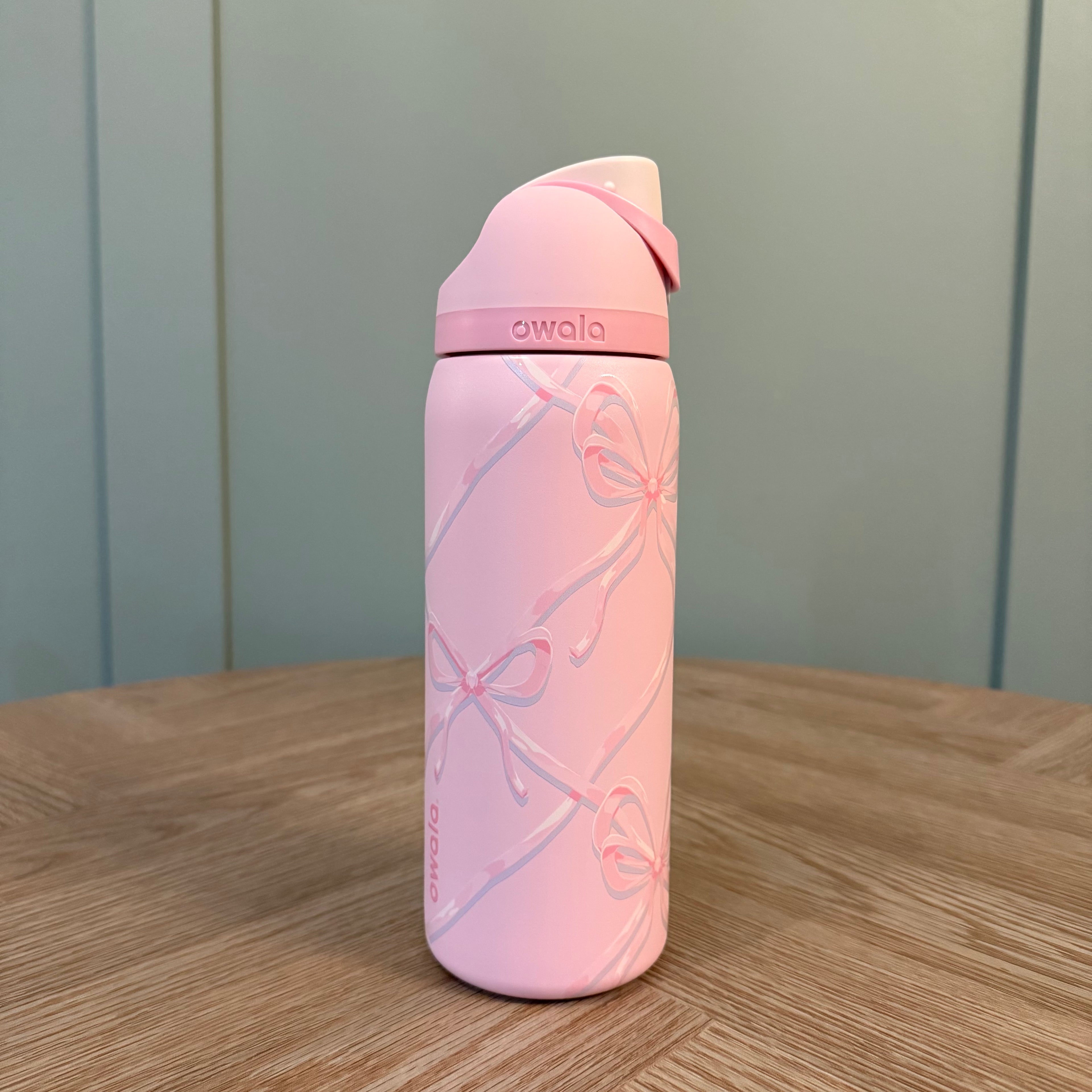 Owala FreeSip Sugar Plum Fairy 32oz Bottle - Pink - bows