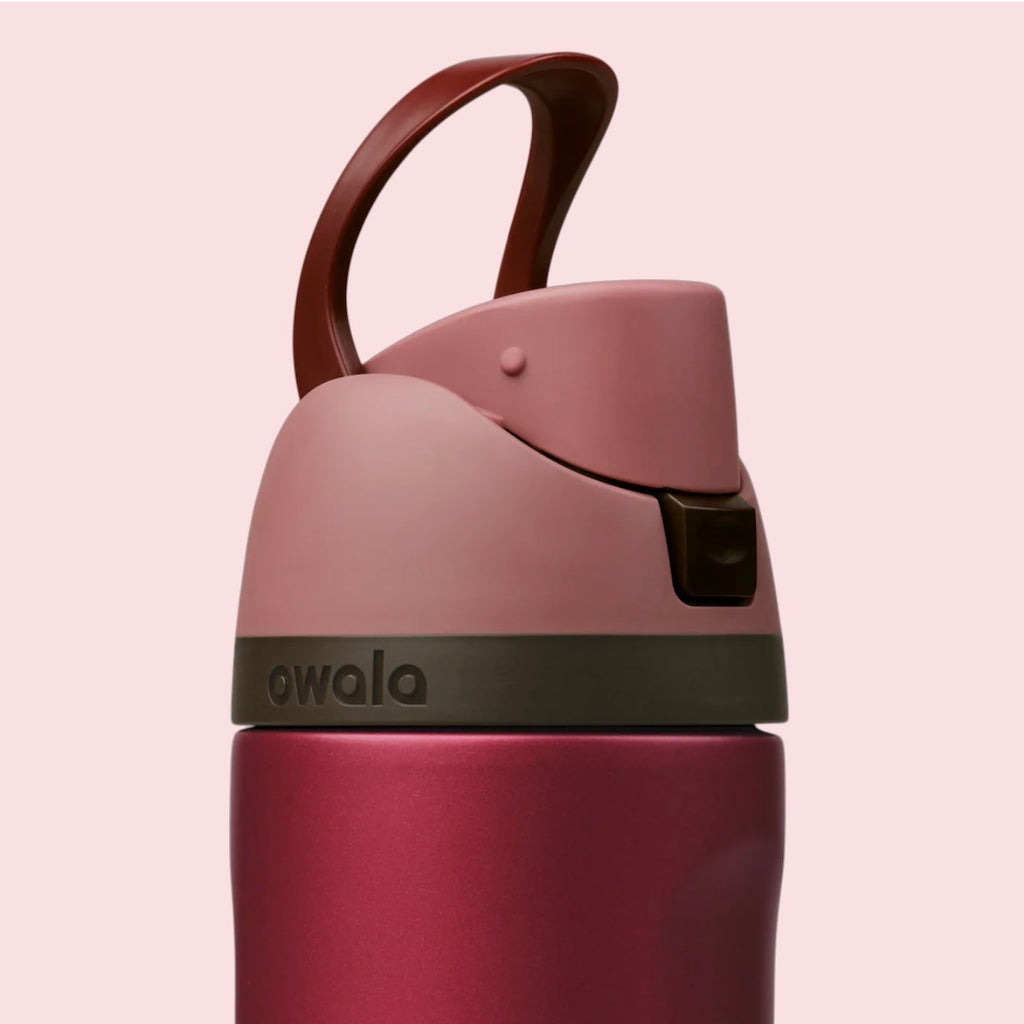 Owala FreeSip 24oz Poinsettia holiday collection - Red -  carry loop & lock
