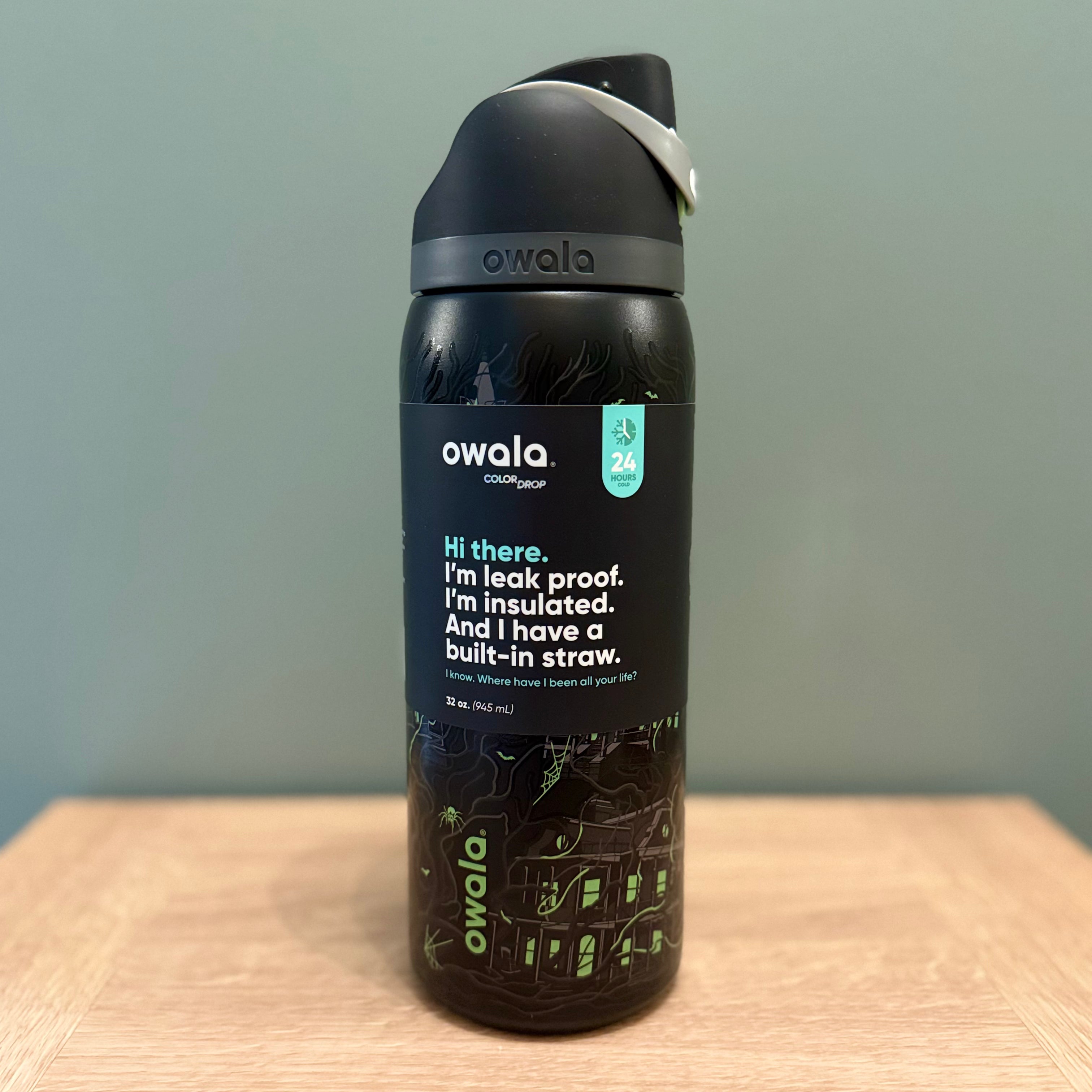 Owala FreeSip - Midnight Manor (945ml / 32oz)