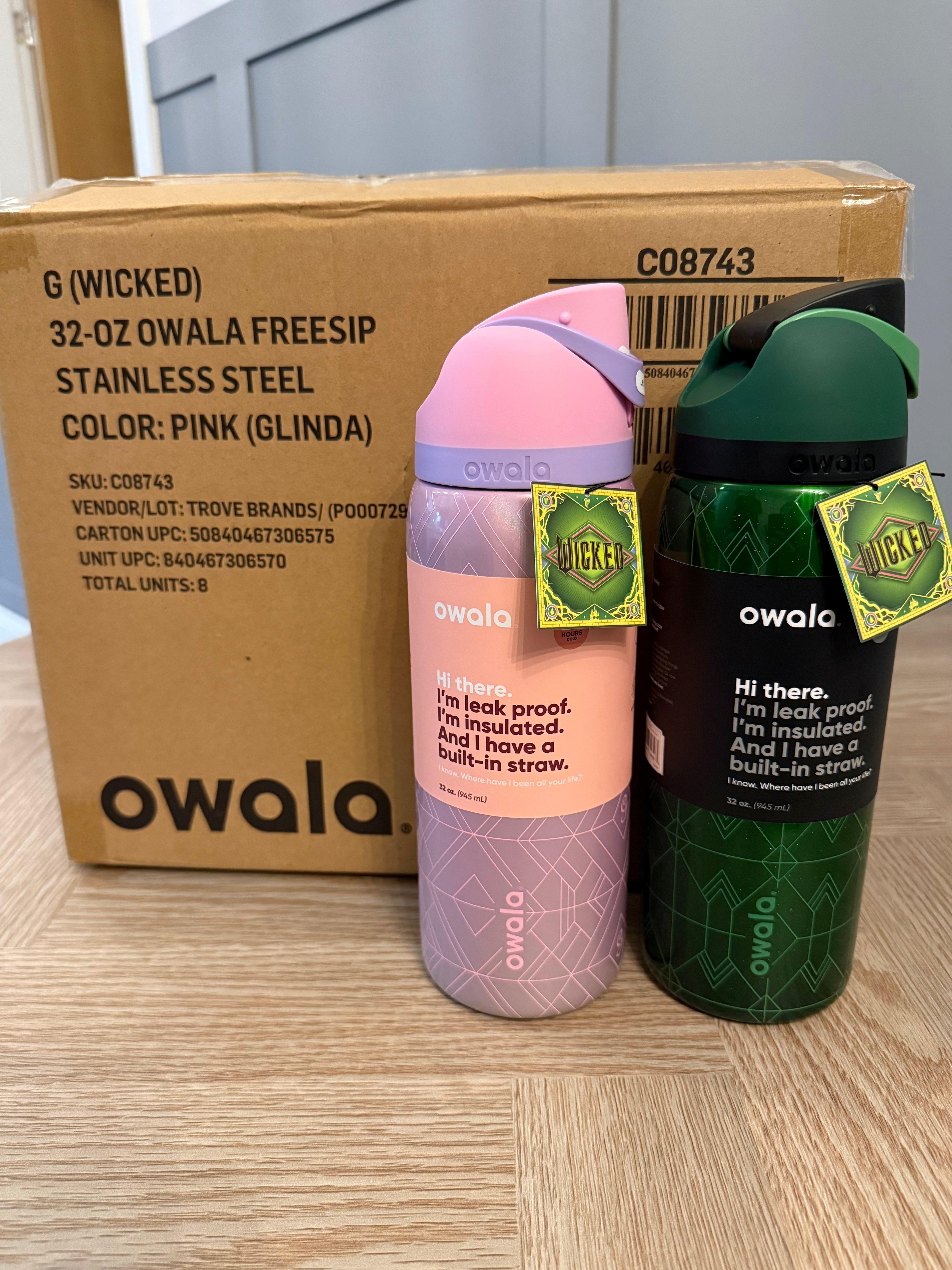 Wicked For Good x Owala Limited Edition Collection - Elphaba and Glinda